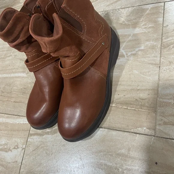 Brown Leather Ankle Boots - Picture 5 of 6